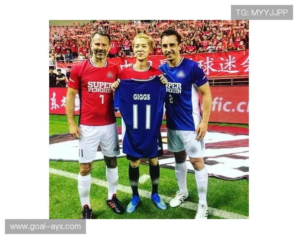 《从绿茵场到心动时刻：足球球星的浪漫爱情故事》