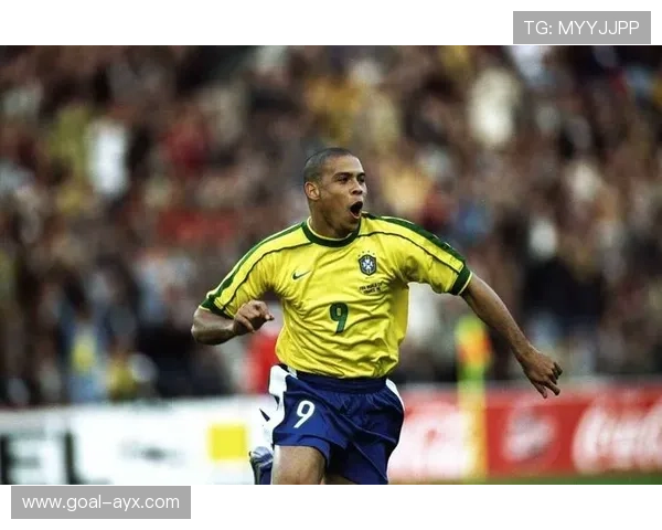 足球中生代球星排名解析及其影响力分析全面探讨